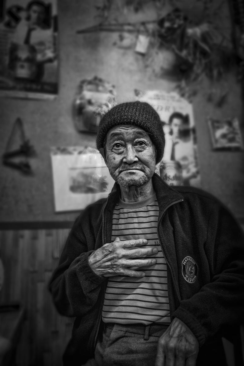 Dignity : Nighttime in Japan 2016 : Richard Dweck